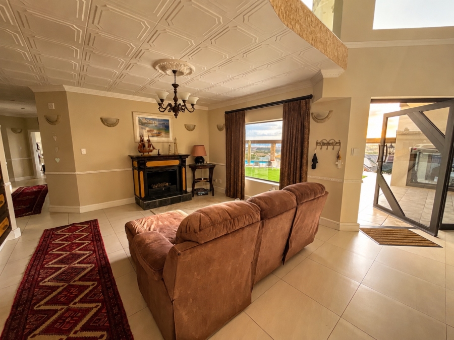 6 Bedroom Property for Sale in Monte Christo Western Cape